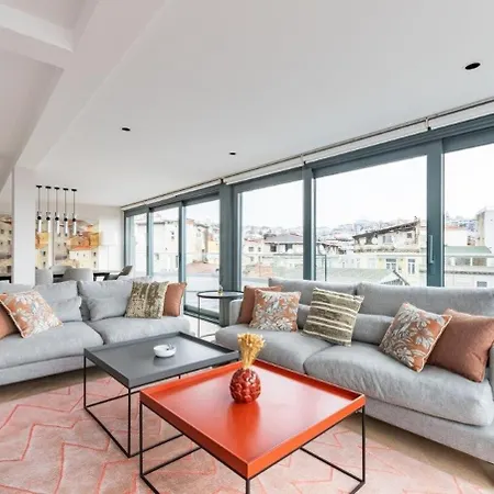 Penthouse Duplex 4br25bath Terrace Views! #258 *
