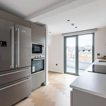 Penthouse Duplex 4br25bath Terrace Views! #258 *