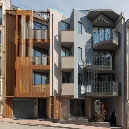 Daire Penthouse Duplex 4br25bath Terrace Views! #258 *