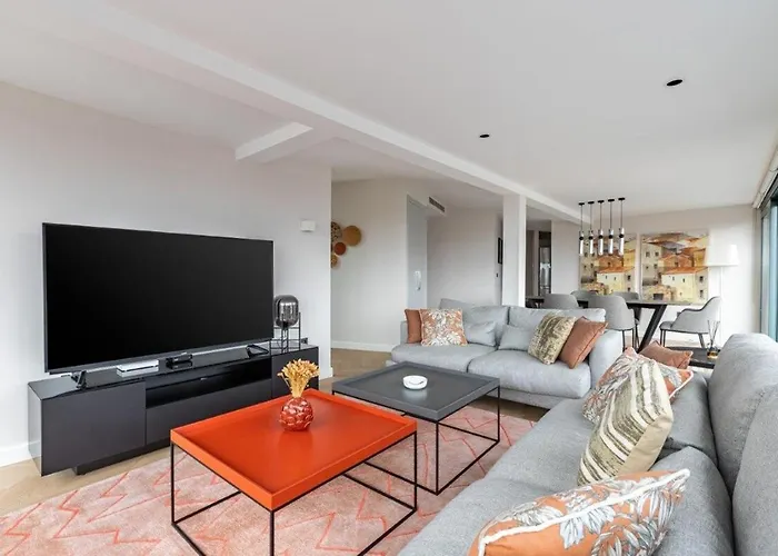 Apartment Penthouse Duplex 4br25bath Terrace Views! #258 *