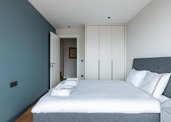 Penthouse Duplex 4br25bath Terrace Views! #258 Apartment