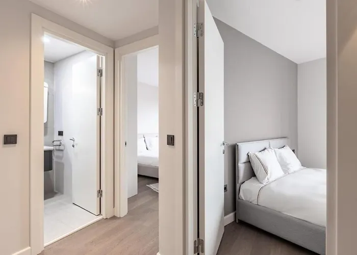 Penthouse Duplex 4br25bath Terrace Views! #258 Apartment *