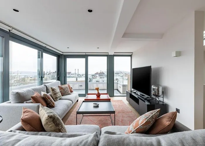 Penthouse Duplex 4br25bath Terrace Views! #258 Apartment *