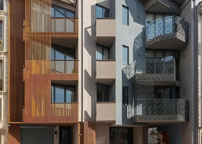 Apartment Penthouse Duplex 4br25bath Terrace Views! #258 *