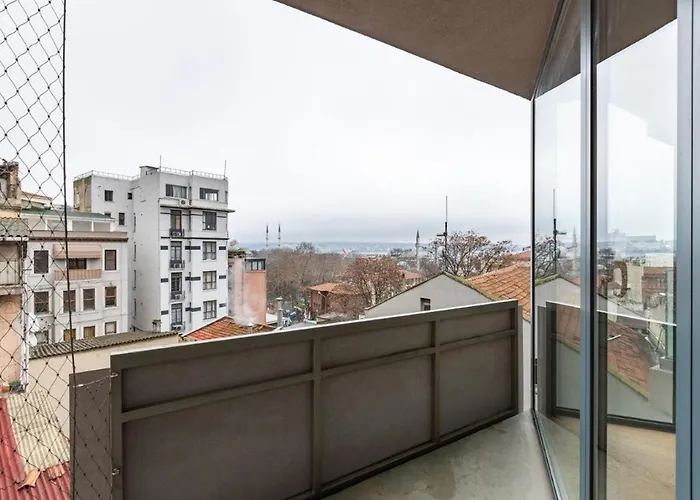 Penthouse Duplex 4br25bath Terrace Views! #258 *