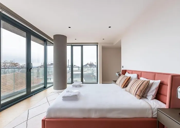 Penthouse Duplex 4br25bath Terrace Views! #258