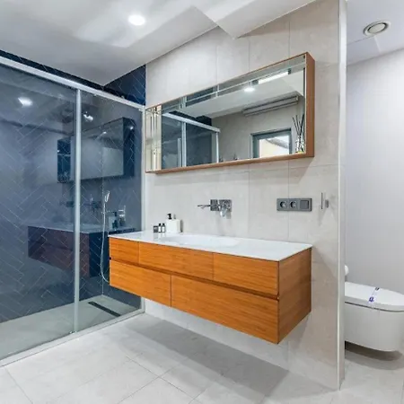 Penthouse Duplex 4br25bath Terrace Views! #258