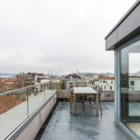 Penthouse Duplex 4br25bath Terrace Views! #258 Apartman