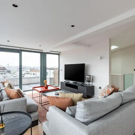 Penthouse Duplex 4br25bath Terrace Views! #258 Appartement Istanboel
