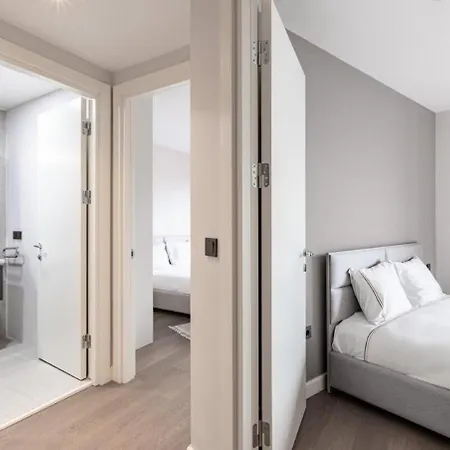 Penthouse Duplex 4br25bath Terrace Views! #258 Διαμέρισμα *